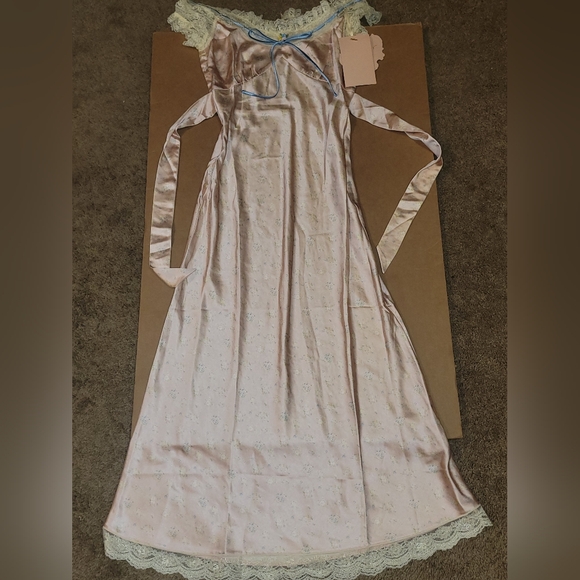 NWOT Chic Satin Lace Maxi Dress - Picture 1 of 3